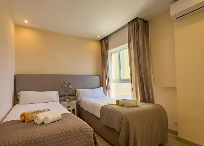 Diana 108 Frontal Sea Views 2 Bedrooms شقة ماربيا