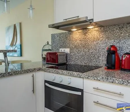 Diana 108 Frontal Sea Views 2 Bedrooms 아파트 *