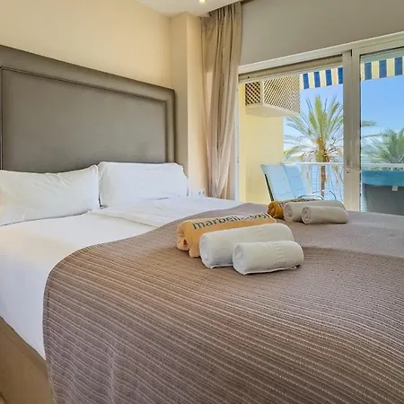 Diana 108 Frontal Sea Views 2 Bedrooms * 마르베야